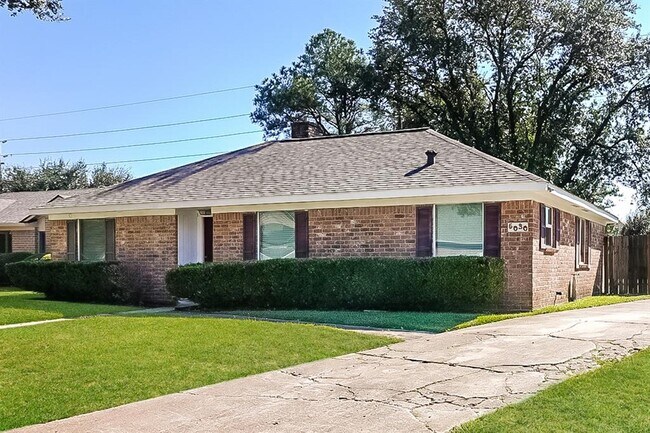 property at 5030 Summit Lodge Dr
