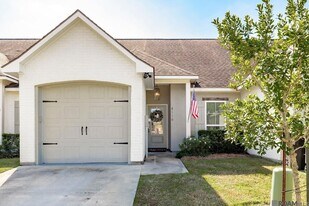 8110 Stonelake Ave in Baton Rouge, LA - Building Photo