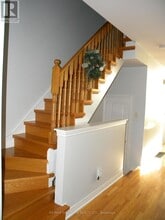 17 English Garden Way in Toronto, ON - Building Photo - Building Photo