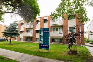 Flores Manor in Edmonton, AB - Building Photo