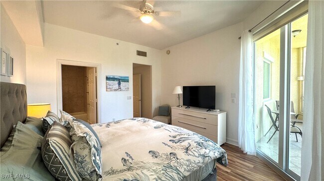 2738 Tiburon Blvd E