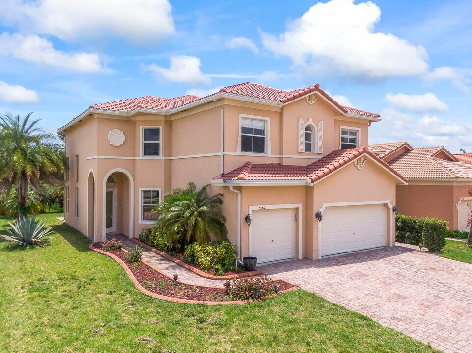 5556 Spanish River Rd in Fort Pierce, FL - Building Photo