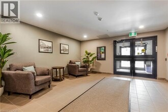 456 Lorne Ave W in Stratford, ON - Building Photo - Building Photo