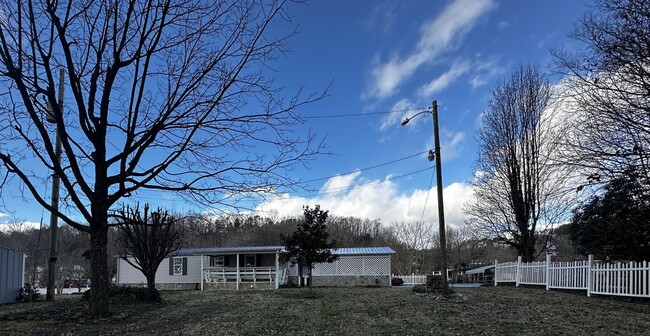 114 Lake Cove Rd in Mooresburg, TN - Building Photo - Building Photo