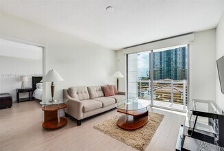 110 Washington Ave in Miami Beach, FL - Building Photo - Building Photo