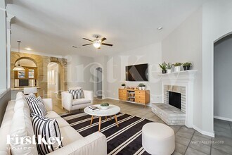 16042 Belleshire Ln, Unit 6 in Houston, TX - Building Photo - Building Photo