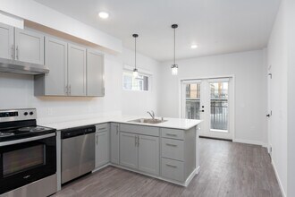 Westman Mills Townhome & Apartments in Olympia, WA - Building Photo - Interior Photo