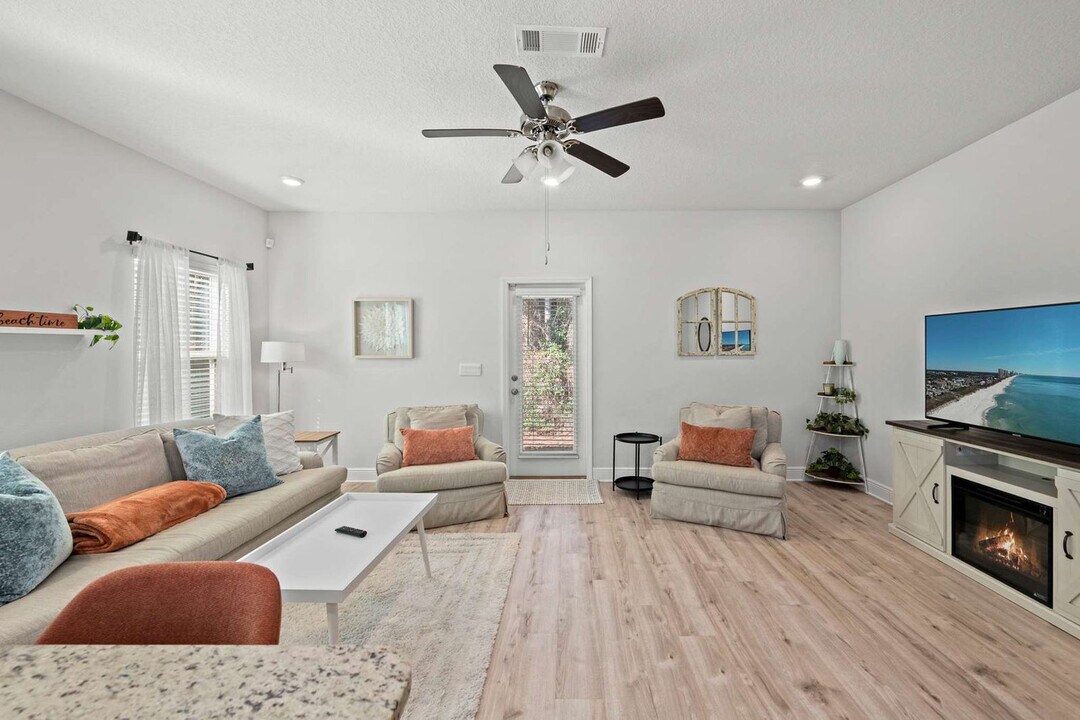 12 Sandy Cv Wy in Santa Rosa Beach, FL - Building Photo