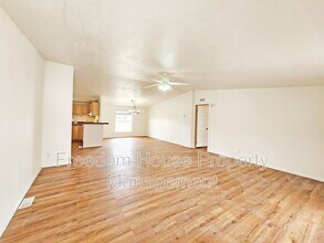 5220 Jerry Ave in Pahrump, NV - Building Photo - Building Photo