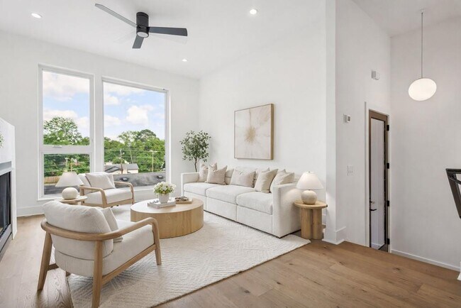 1570 Flat Shoals Rd SE in Atlanta, GA - Building Photo - Building Photo