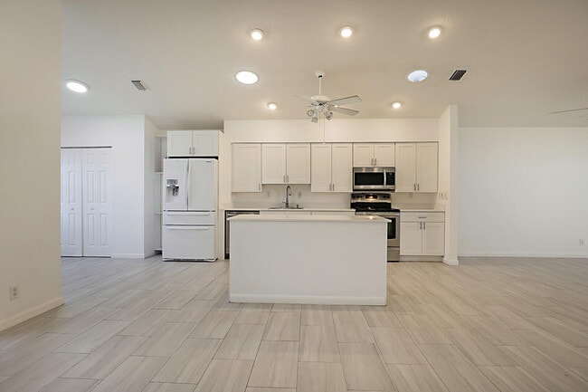 property at 7818 Stirling Bridge Blvd S