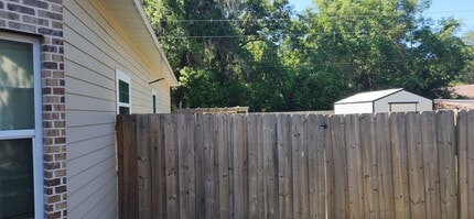 6107 W 1st Manor in Palatka, FL - Building Photo - Building Photo