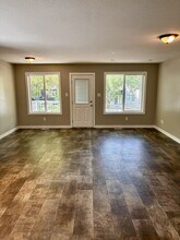 651 Wascana St in Regina, SK - Building Photo - Building Photo