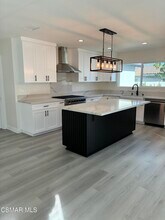 4900 Stern Ave in Los Angeles, CA - Building Photo - Building Photo