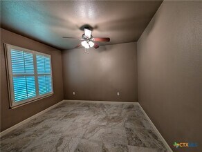 551 Terminal Loop Rd in McQueeney, TX - Building Photo - Building Photo