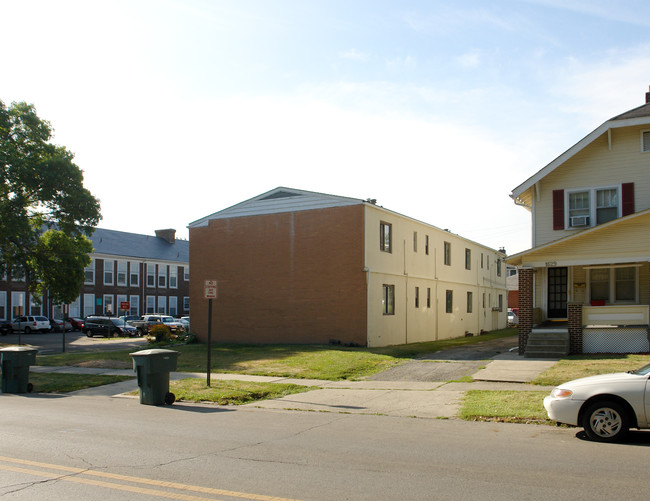 1355-1367 Oakland Ave in Columbus, OH - Foto de edificio - Building Photo