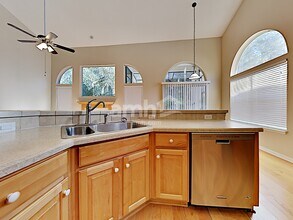 240 Sweetbrier Branch Ln in Jacksonville, FL - Building Photo - Building Photo