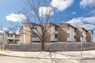 575 Old St. Patrick St in Ottawa, ON - Building Photo