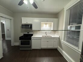 105 Public Sq, Unit 4 in Lagrange, OH - Building Photo