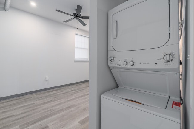 224 Hall St in Phoenixville, PA - Building Photo - Interior Photo