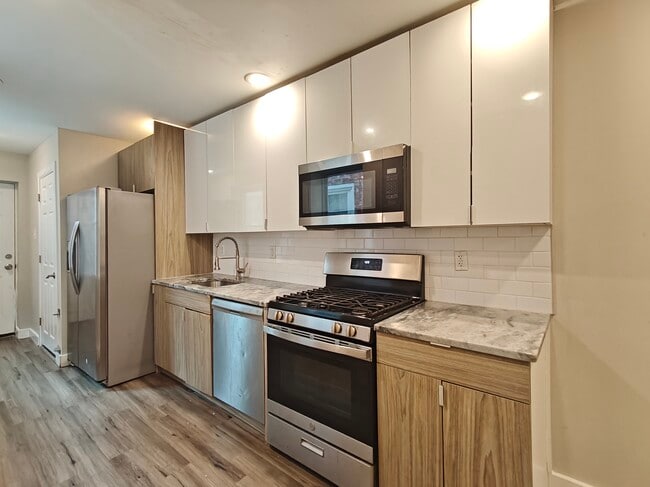 property at 1922 N Marshall St