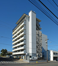 Waialae Towers in Honolulu, HI - Building Photo - Building Photo