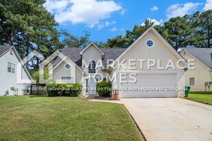 6428 Phillips Creek Dr in Lithonia, GA - Building Photo