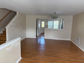 550 Conservatory Ln in Aurora, IL - Building Photo - Building Photo