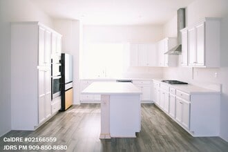 120 Rondo in Irvine, CA - Building Photo - Building Photo