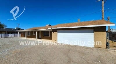 12769 Kiowa Rd in Apple Valley, CA - Building Photo - Building Photo