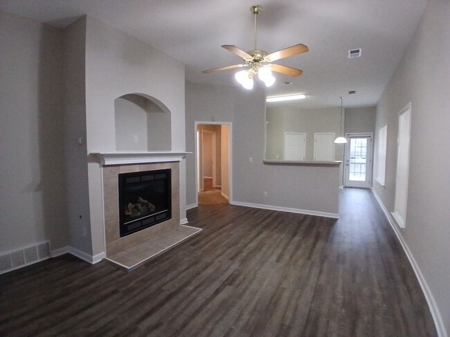 6812 Showboat Ln in Cordova, TN - Foto de edificio - Building Photo