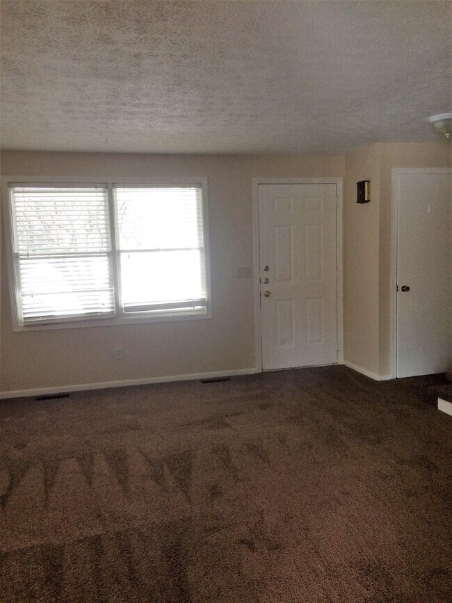 7592 Peachmont Ave NW-Unit -7592 Peachmont in North Canton, OH - Building Photo - Building Photo