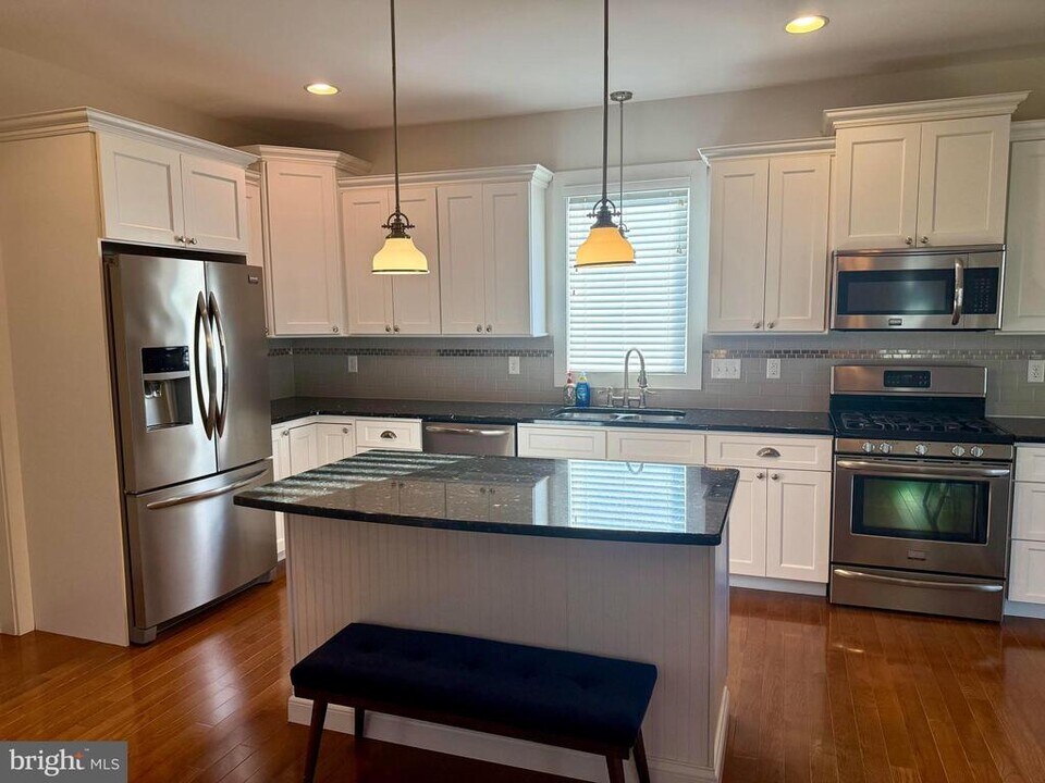 61 Baybreeze Dr in Lewes, DE - Building Photo