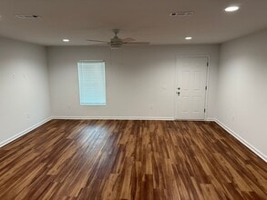 215 Charleston Dr in Enterprise, AL - Building Photo - Building Photo