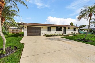 11390 Heidi Lee Ln in Ft. Myers, FL - Building Photo - Building Photo