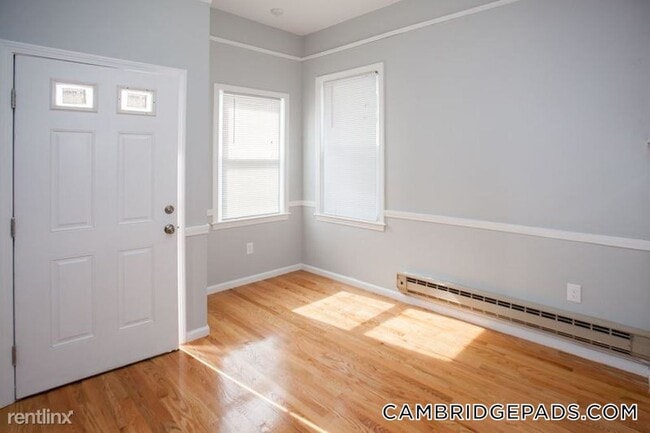 173 Rindge Ave, Unit 1LF in Cambridge, MA - Foto de edificio - Building Photo