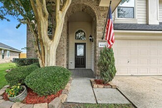 8002 Blackcherry Ln in Baytown, TX - Building Photo - Building Photo