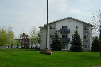 Beech Pointe Senior Apartments in Kenosha, WI - Building Photo - Building Photo