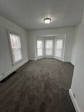 916 12th Ave-Unit -Kymble Up in Moline, IL - Foto de edificio - Building Photo
