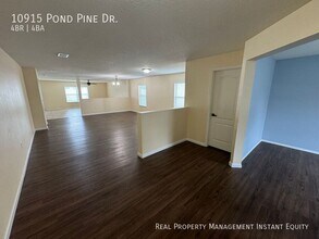 10915 Pond Pine Dr in Riverview, FL - Building Photo - Building Photo