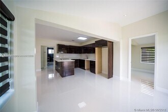 1748 NE 180th St in North Miami Beach, FL - Building Photo - Building Photo