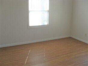 703 N 1st St in Copperas Cove, TX - Foto de edificio - Building Photo