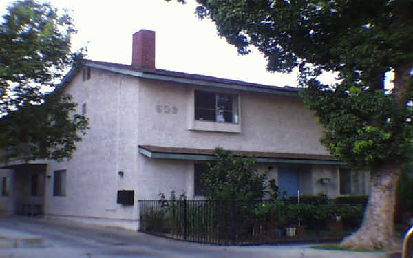 609 W Washington St in Alhambra, CA - Building Photo