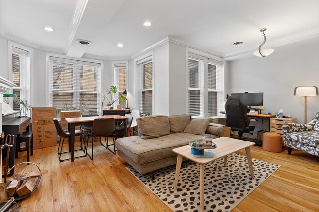 945 W Gordon Terrace in Chicago, IL - Building Photo - Building Photo