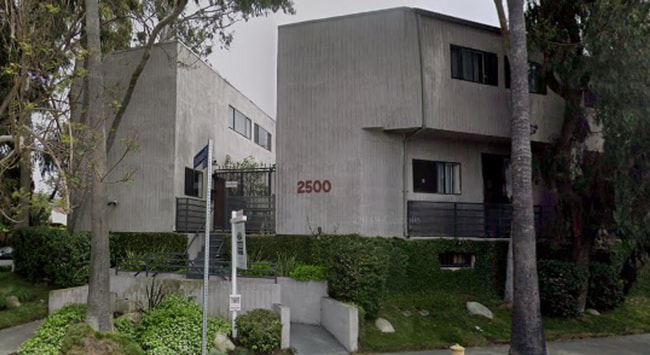 property at 2500 Abbot Kinney Blvd