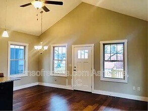 12 Cedar St in Asheville, NC - Building Photo - Building Photo