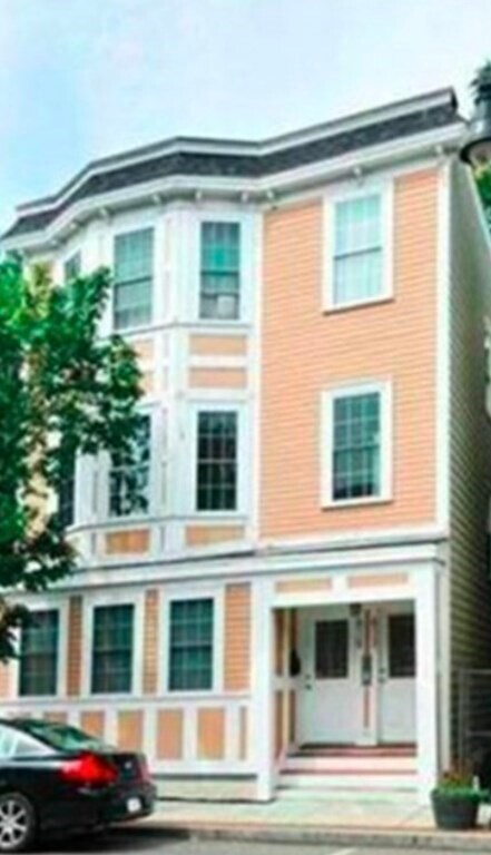 property at 613 Dorchester Ave