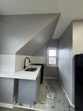 72 Linden Ave, Unit 3 in Irvington, NJ - Building Photo - Building Photo