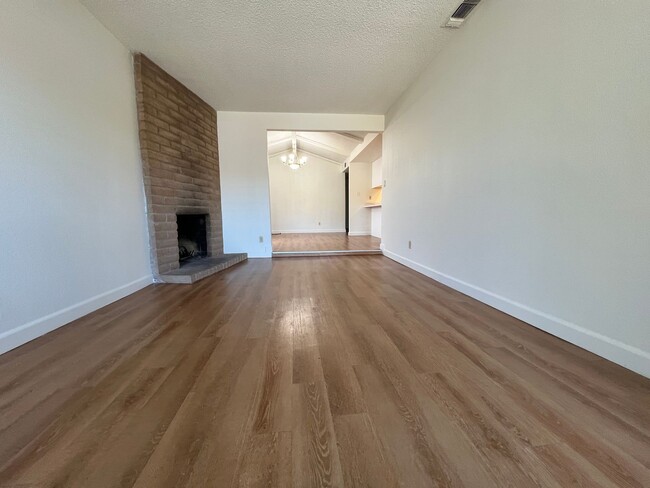 1208 Wayland Ave in Sacramento, CA - Building Photo - Building Photo