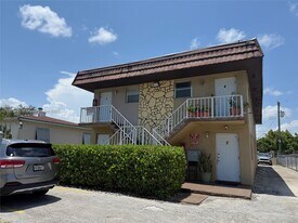 165 E 7th St in Hialeah, FL - Building Photo